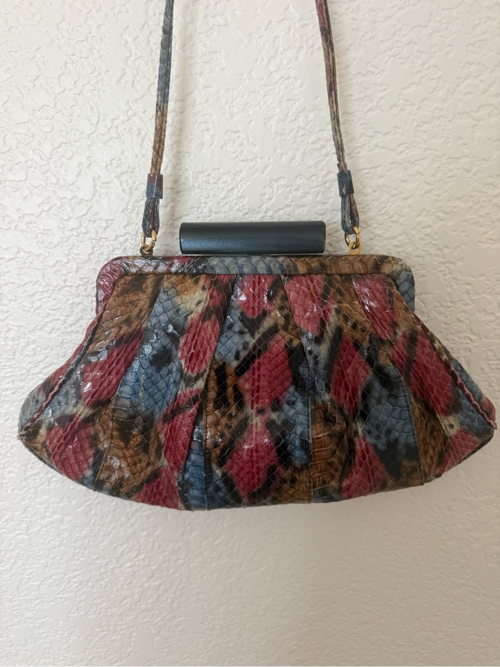 VINTAGE Snake skin Shoulder / crossbody / kiss lock clasp clutch bag multicolor